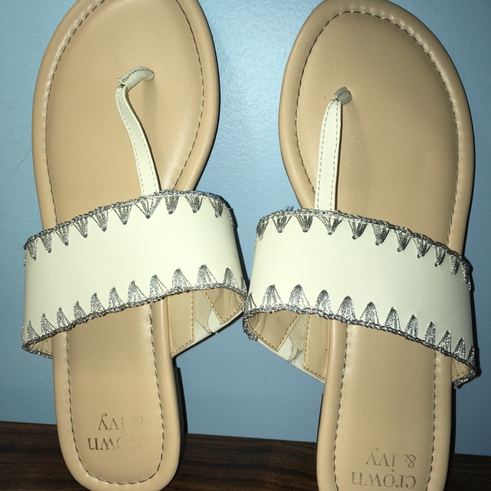 Crown & Ivy Flip Flop Sandals